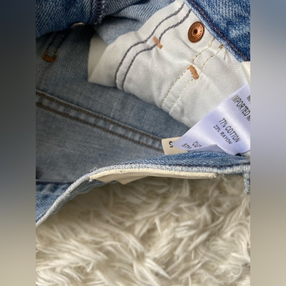 Citizens of Humanity Cora Crop Relaxed Undone Hem Jeans - Picture 5 of 7